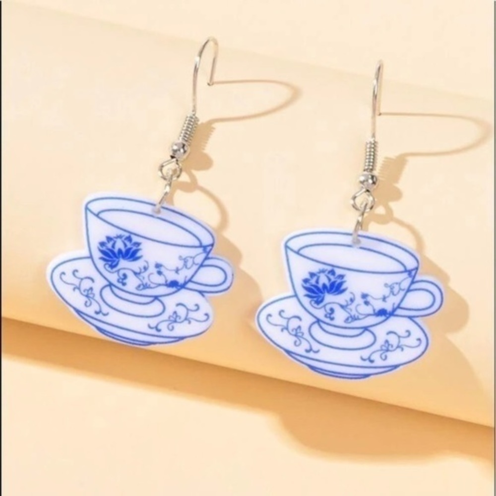 NWT Delicate blue and white Teacup ☕️ earrings